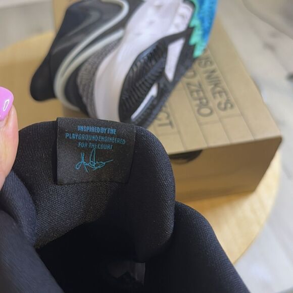 NEW- Nike Kyrie 8- Go GS Boys Shoes- Youth 7 (women’s 8.5) - Picture 6 of 9